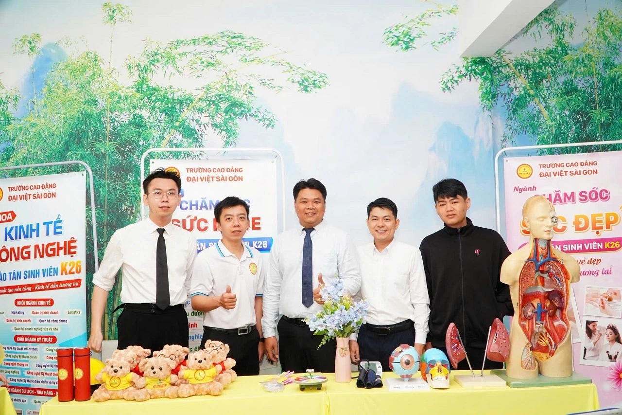 CHÀO ĐÓN TÂN SINH VIÊN ĐỢT 2 KHÓA 2026 – HÀNH TRÌNH MỚI CHÍNH THỨC BẮT ĐẦU TẠI KHOA CHĂM SÓC SỨC KHỎE, TRƯỜNG CAO ĐẲNG ĐẠI VIỆT SÀI GÒN