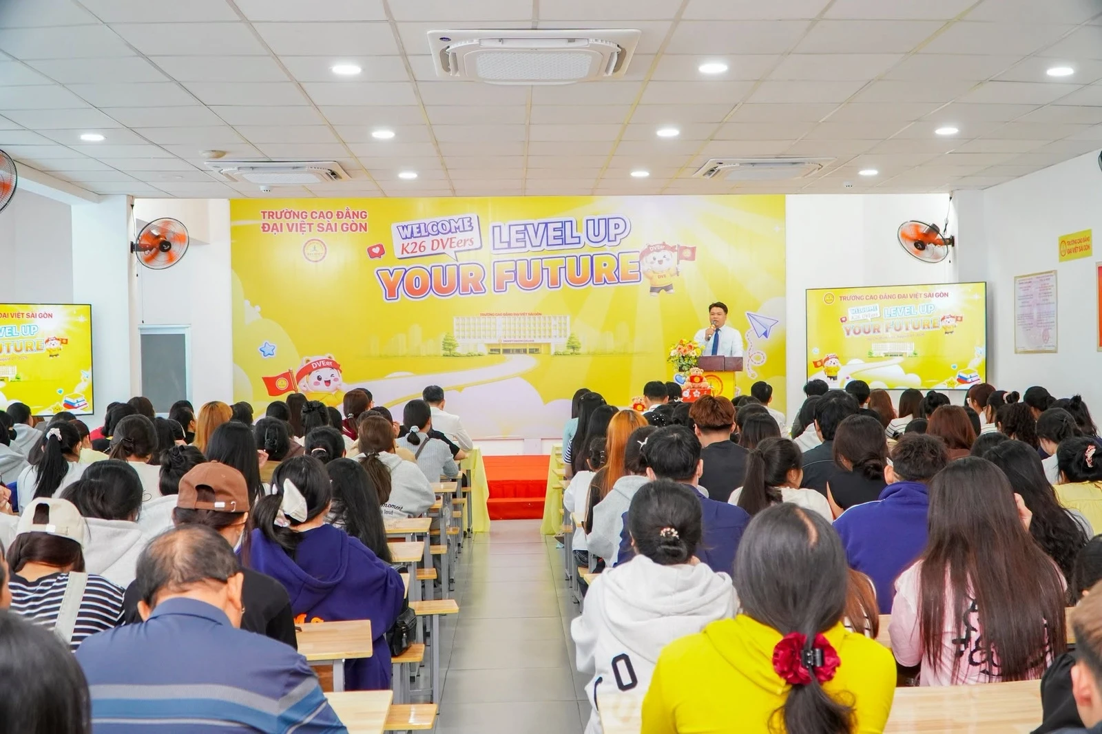 CHÀO ĐÓN TÂN SINH VIÊN ĐỢT 2 KHÓA 2026 – HÀNH TRÌNH MỚI CHÍNH THỨC BẮT ĐẦU TẠI KHOA NGÔN NGỮ, TRƯỜNG CAO ĐẲNG ĐẠI VIỆT SÀI GÒN