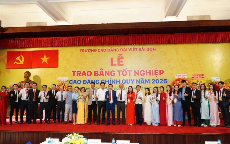 Chúc Mừng Tân Thủ Khoa Dược Sĩ