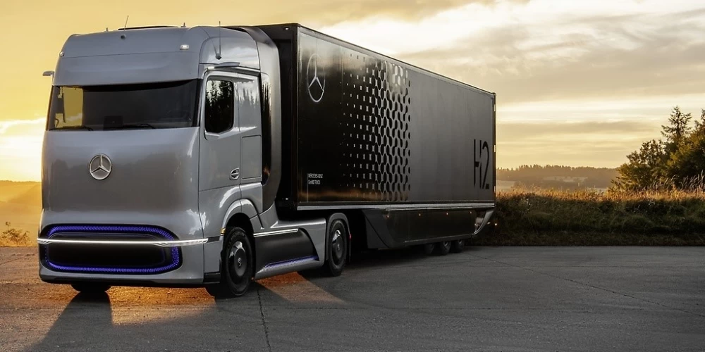 Daimler Đã Bắt Đầu Thử Nghiệm Xe Tải Chạy Nhiên Liệu Hydro Lỏng - 2