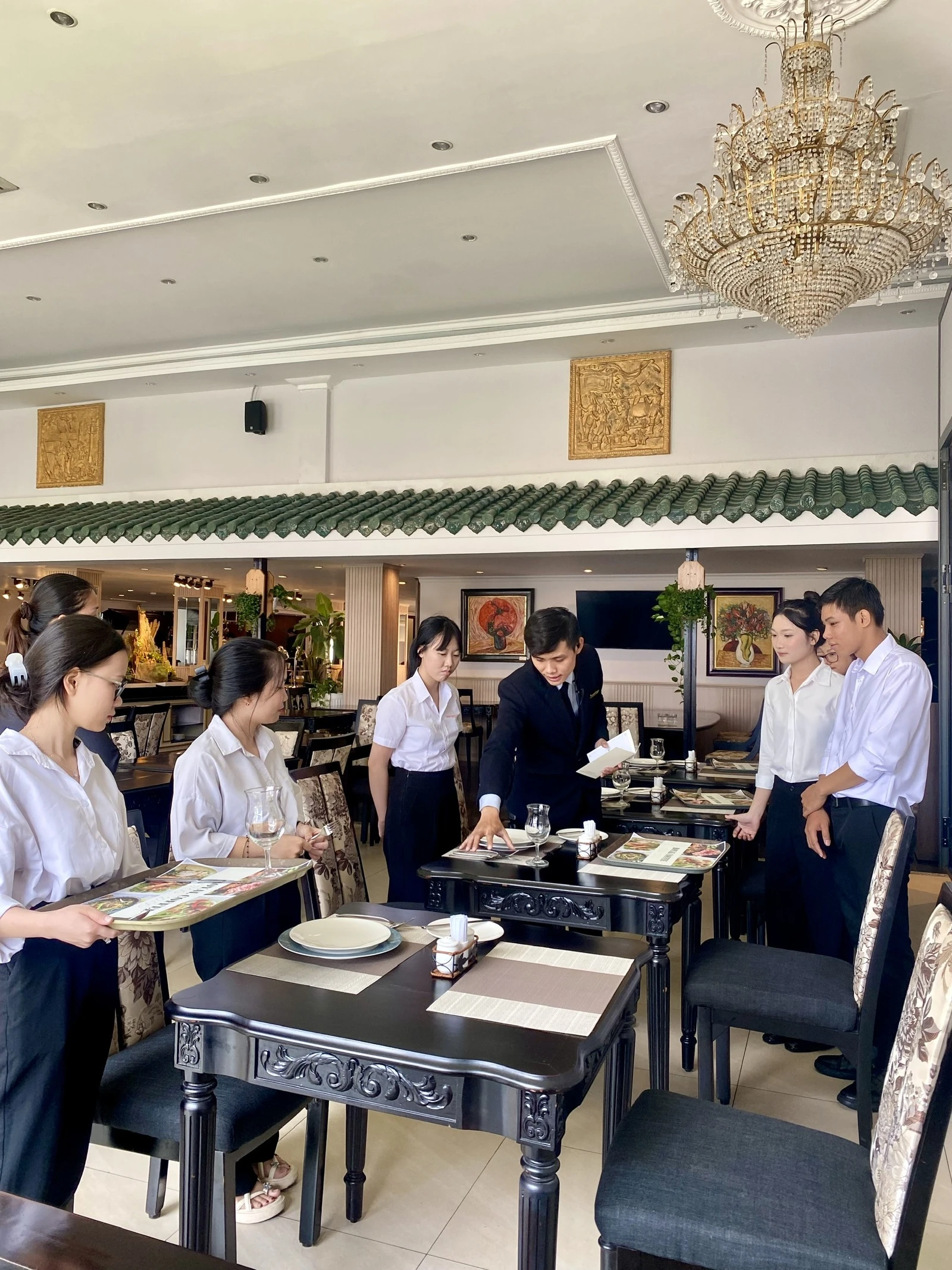 HỌC THẬT - LÀM THẬT: KHÔNG GIAN LỚP HỌC HÓA NHÀ HÀNG