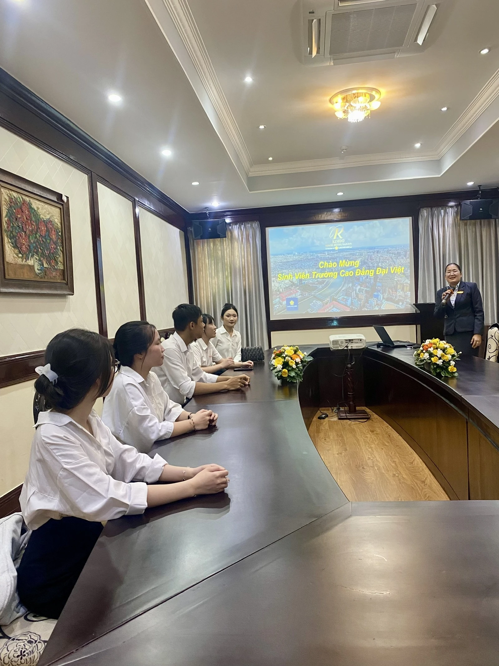 HỌC THẬT - LÀM THẬT: KHÔNG GIAN LỚP HỌC HÓA NHÀ HÀNG