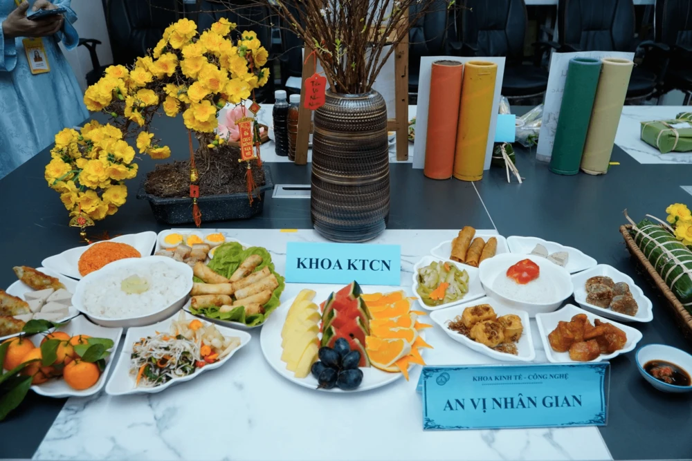 HỘI XUÂN ĐẠI VIỆT 2026: KHOA KINH TẾ - CÔNG NGHỆ QUẨY HẾT MÌNH, RINH GIẢI THƯỞNG LỚN!