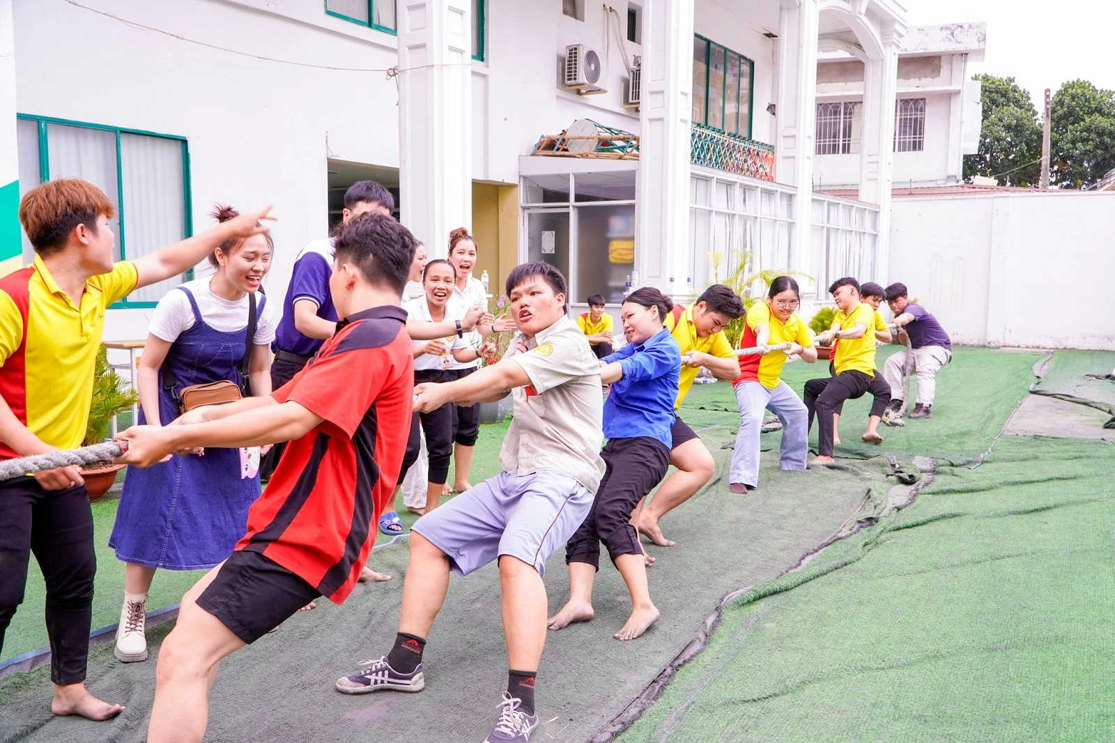 KHOA CÔNG NGHỆ Ô TÔ: ĐỘNG CƠ CỰC MẠNH - CHIẾN ĐẤU CỰC NHIỆT!