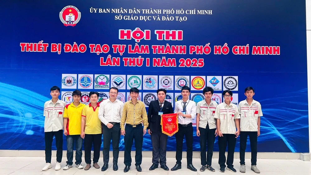 KHOA CÔNG NGHỆ Ô TÔ TRƯỜNG CAO ĐẲNG ĐẠI VIỆT SÀI GÒN VỚI TRIẾT LÝ ĐÀO TẠO NGUỒN NHÂN LỰC THỰC CHIẾN
