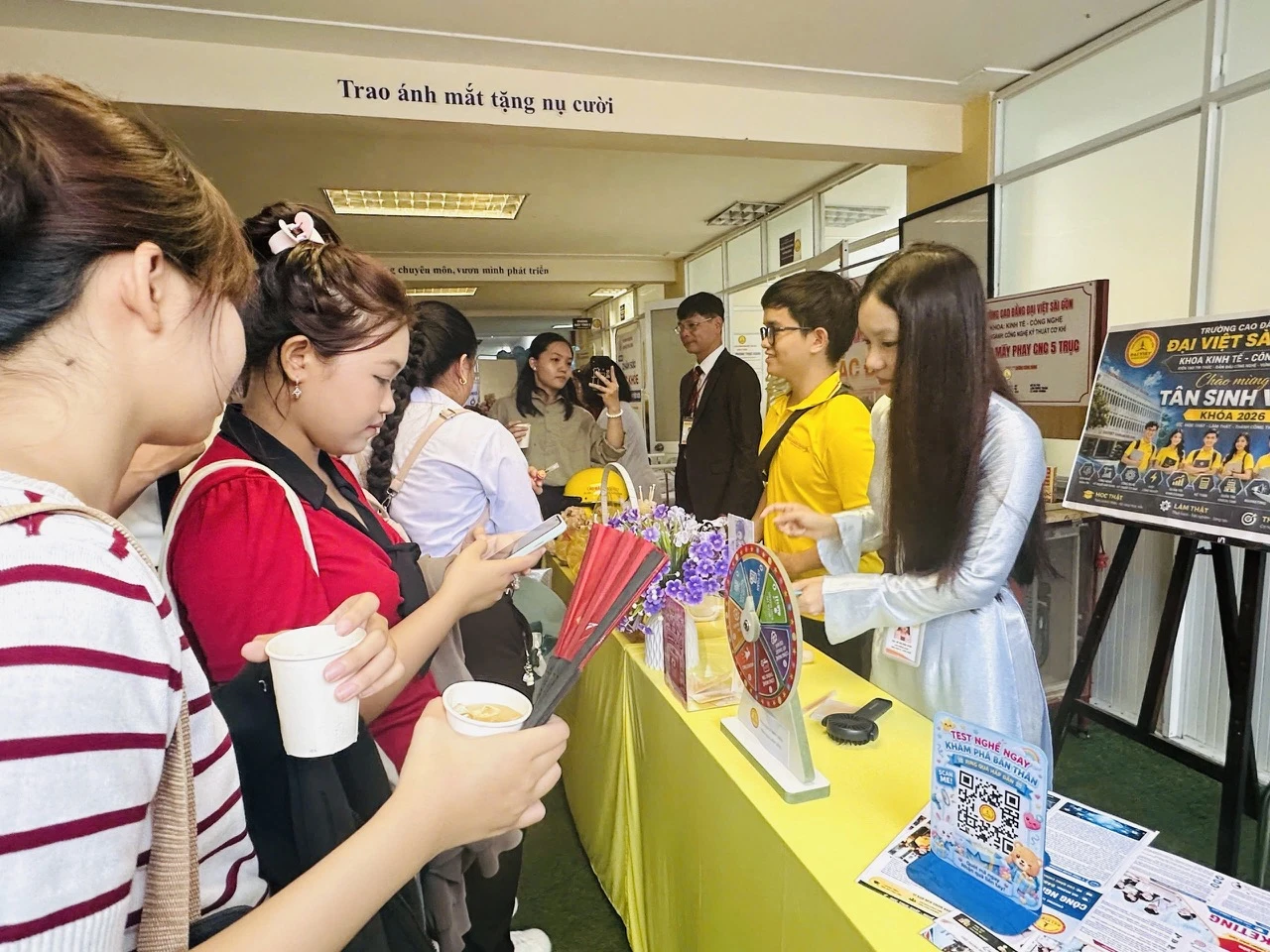 KHOA KINH TẾ - CÔNG NGHỆ TƯNG BỪNG CHÀO ĐÓN TÂN SINH VIÊN NHẬP HỌC ĐỢT 1 NĂM 2026