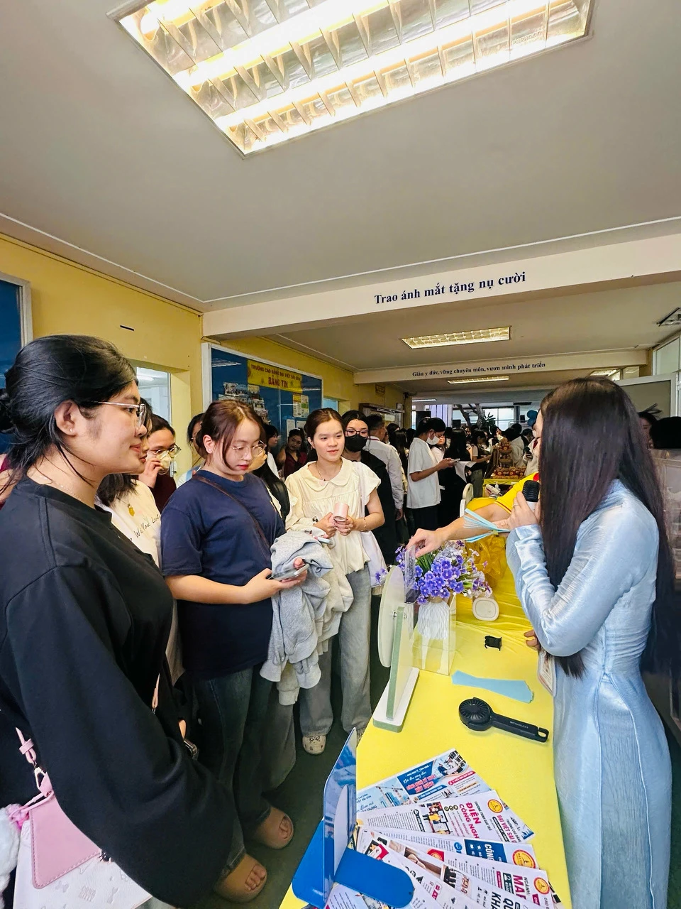 KHOA KINH TẾ - CÔNG NGHỆ TƯNG BỪNG CHÀO ĐÓN TÂN SINH VIÊN NHẬP HỌC ĐỢT 1 NĂM 2026