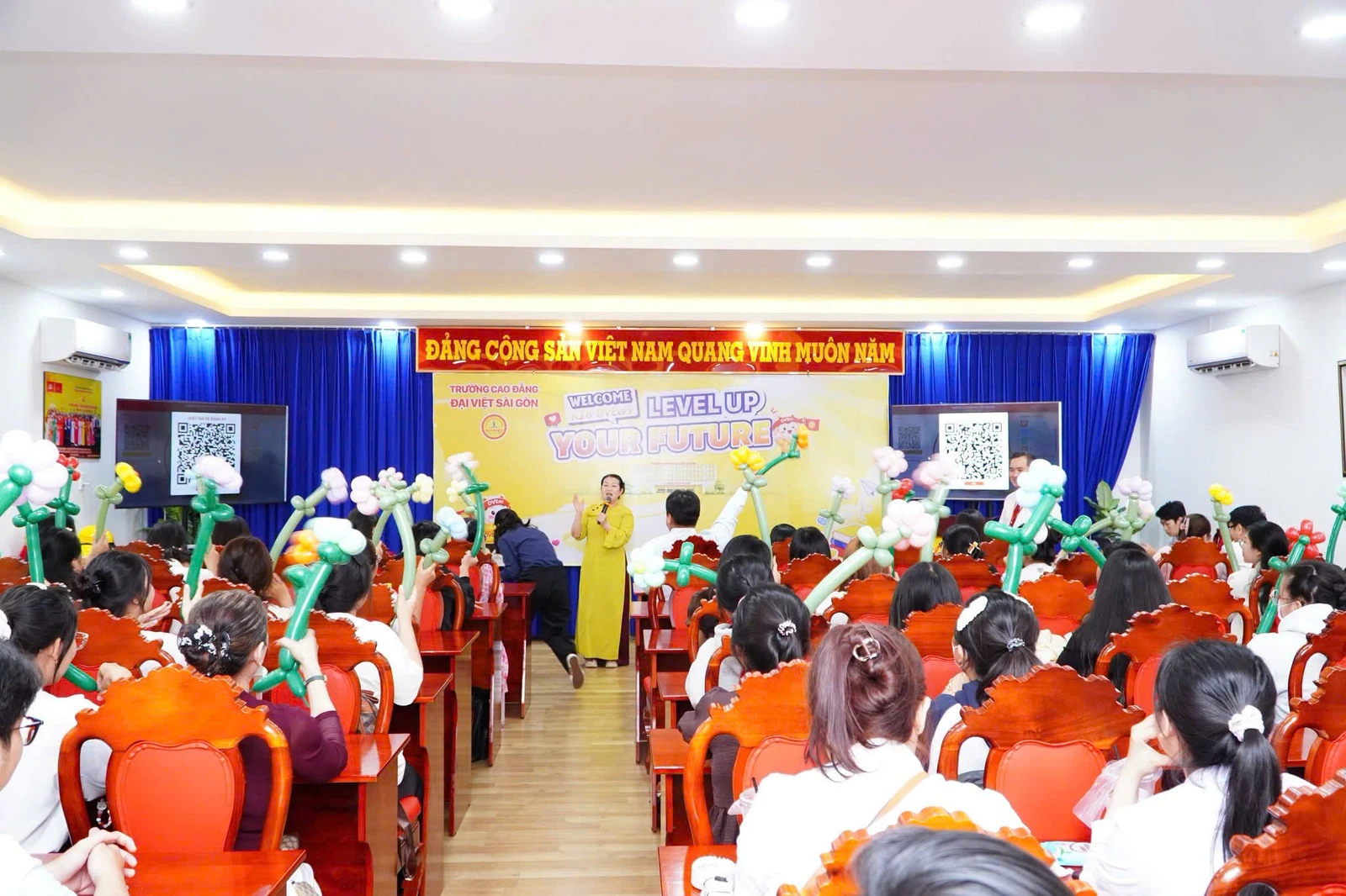 KHOA NGÔN NGỮ - TRƯỜNG CAO ĐẲNG ĐẠI VIỆT SÀI GÒN RỘN RÀNG CHÀO ĐÓN TÂN SINH VIÊN K26 – ĐỢT 4