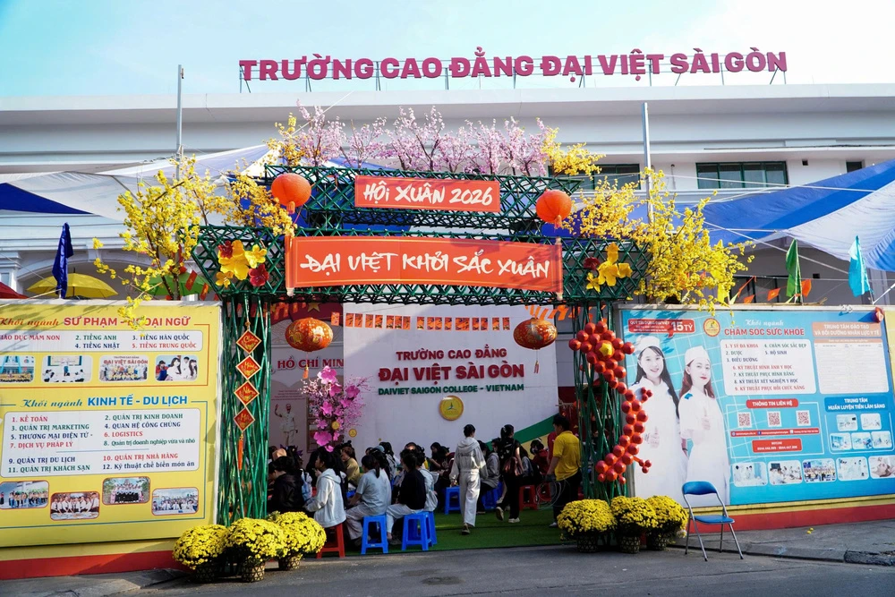 KHOA SƯ PHẠM TRONG SẮC XUÂN YÊU THƯƠNG
