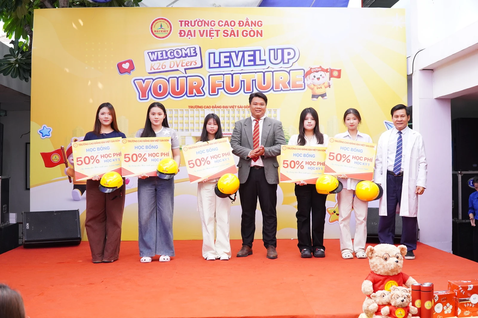 KHỞI ĐẦU HÀNH TRÌNH MỚI – KHOA CHĂM SÓC SỨC KHỎE CHÀO ĐÓN TÂN SINH VIÊN TẠI LỄ KHAI GIẢNG NGÀY 18/07