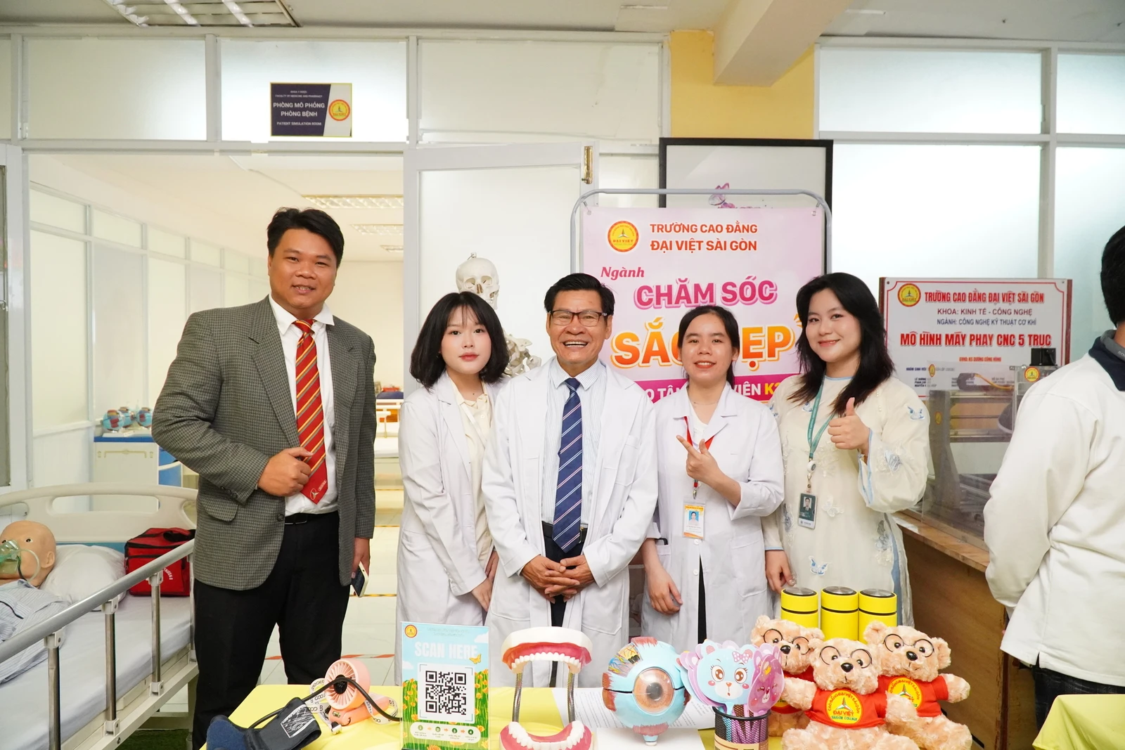 KHỞI ĐẦU HÀNH TRÌNH MỚI – KHOA CHĂM SÓC SỨC KHỎE CHÀO ĐÓN TÂN SINH VIÊN TẠI LỄ KHAI GIẢNG NGÀY 18/07