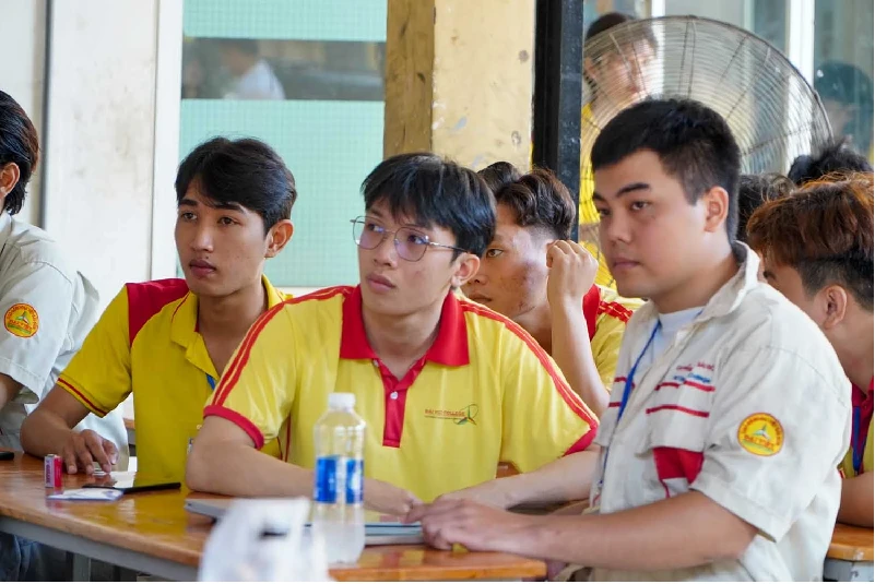 Khơi Nguồn Sáng Tạo – Nghiên Cứu Khoa Học – Đổi Mới Sáng Tạo Của Sinh Viên Khoa Công Nghệ Ô Tô