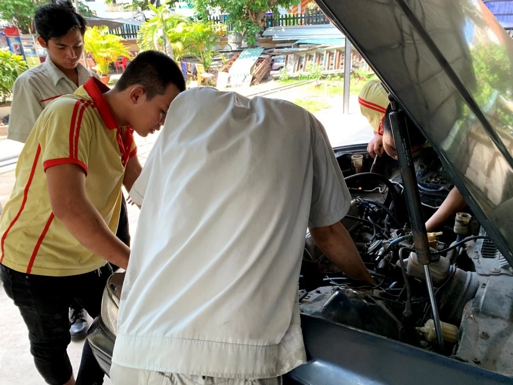 Kinh nghiệm xin thực tập ở garage cho sinh viên ô tô - 2