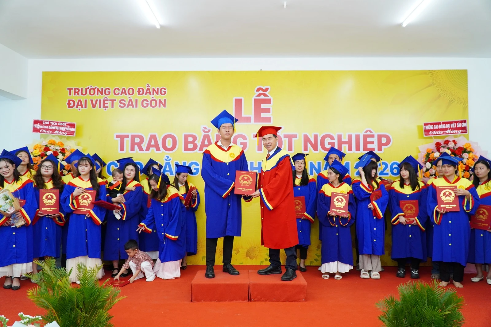 LỄ TRAO BẰNG TỐT NGHIỆP NĂM 2026 - CHÚC MỪNG CÁC TÂN KỸ SƯ THỰC HÀNH NGÀNH CÔNG NGHỆ Ô TÔ