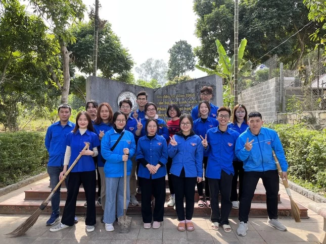 Với Minh Tú, cuộc sống là cho đi, đâu chỉ nhận lại riêng mình