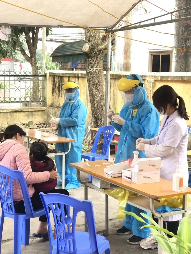 Minh Tú tham gia hỗ trợ công tác phòng, chống dịch COVID-19