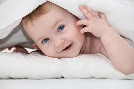MỘT SỐ DẤU HIỆU PHÁT HIỆN TRẺ THÔNG MINH TỪ 7 – 12 THÁNG TUỔI
