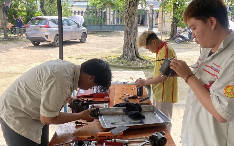 Nâng Chuẩn Kỹ Năng Nghề Tại Xưởng Thực Hành Khoa Công Nghệ Ô Tô – Trường Cao Đẳng Đại Việt Sài Gòn
