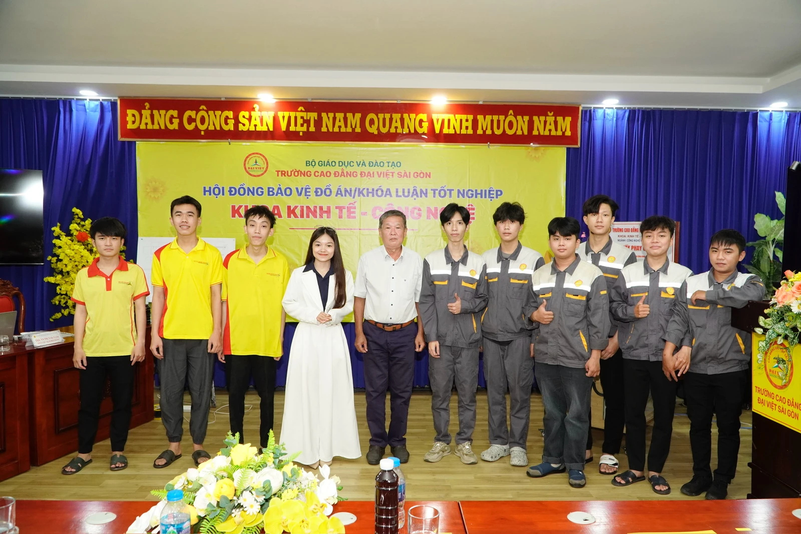 NGÀY HỘI BẢO VỆ ĐỒ ÁN TỐT NGHIỆP NGÀNH CÔNG NGHỆ KỸ THUẬT CƠ KHÍ: NƠI HỘI TỤ TRI THỨC, SÁNG TẠO VÀ CƠ HỘI NGHỀ NGHIỆP