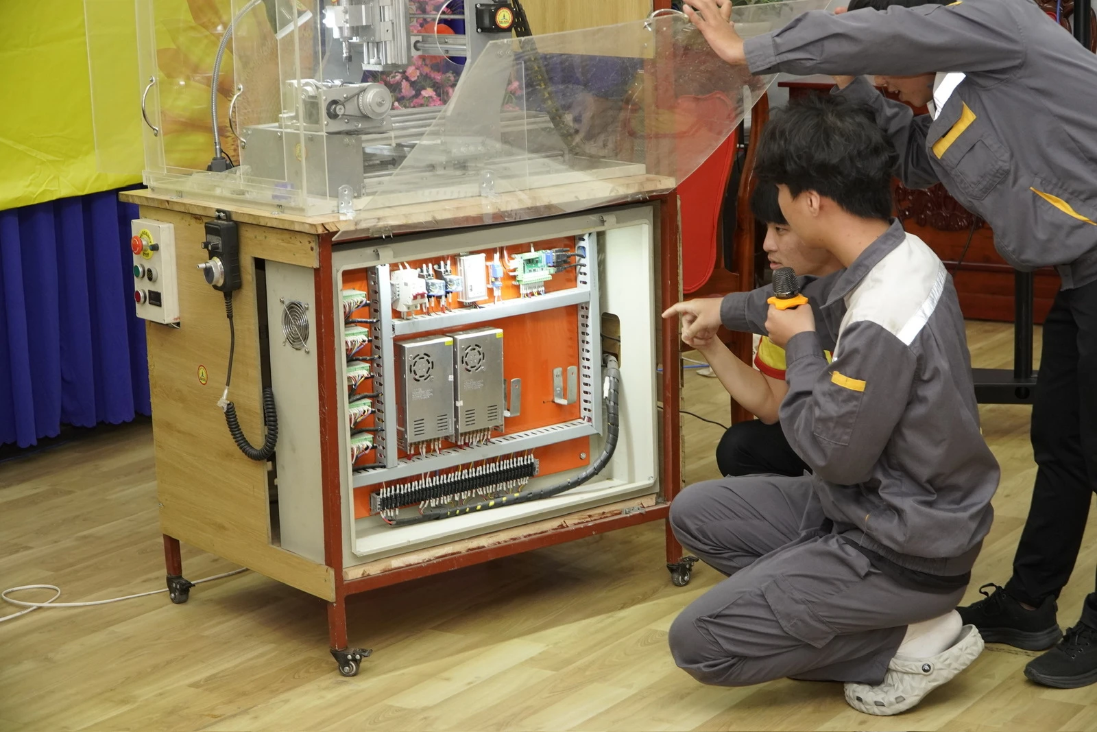 NGÀY HỘI BẢO VỆ ĐỒ ÁN TỐT NGHIỆP NGÀNH CÔNG NGHỆ KỸ THUẬT CƠ KHÍ: NƠI HỘI TỤ TRI THỨC, SÁNG TẠO VÀ CƠ HỘI NGHỀ NGHIỆP