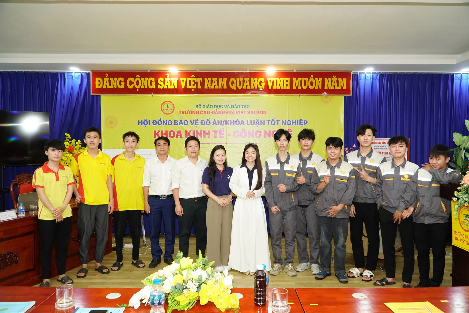 NGÀY HỘI BẢO VỆ ĐỒ ÁN TỐT NGHIỆP NGÀNH CÔNG NGHỆ KỸ THUẬT CƠ KHÍ: NƠI HỘI TỤ TRI THỨC, SÁNG TẠO VÀ CƠ HỘI NGHỀ NGHIỆP