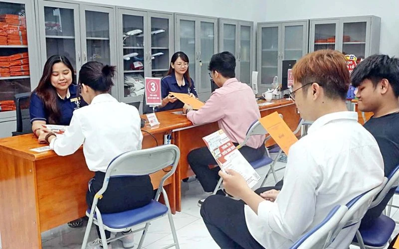 Sát Nhập Và Hội Nhập