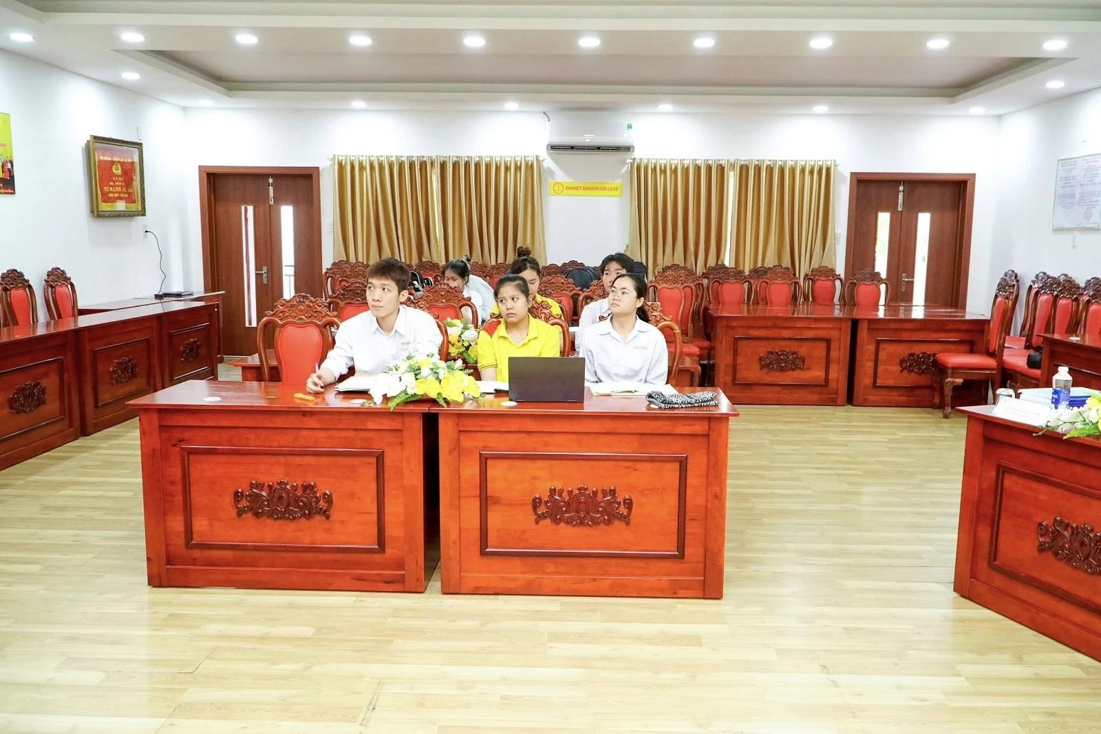 SINH VIÊN CAO ĐẲNG ĐẠI VIỆT SÀI GÒN CHINH PHỤC HỘI ĐỒNG KHÓA LUẬN NGÀNH DU LỊCH – KHÁCH SẠN