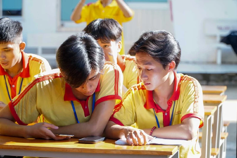 Sinh Viên Công Nghệ Ô Tô Đại Việt Sài Gòn - Thắp Lửa Đổi Mới Sáng Tạo