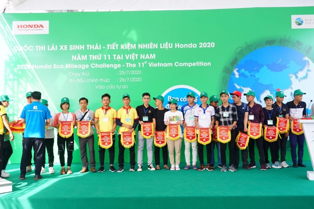 Sinh Viên Khoa Công Nghệ Ô Tô Tham Gia Cuộc Thi “Lái Xe Sinh Thái’’ Do Honda Tổ Chức - 2