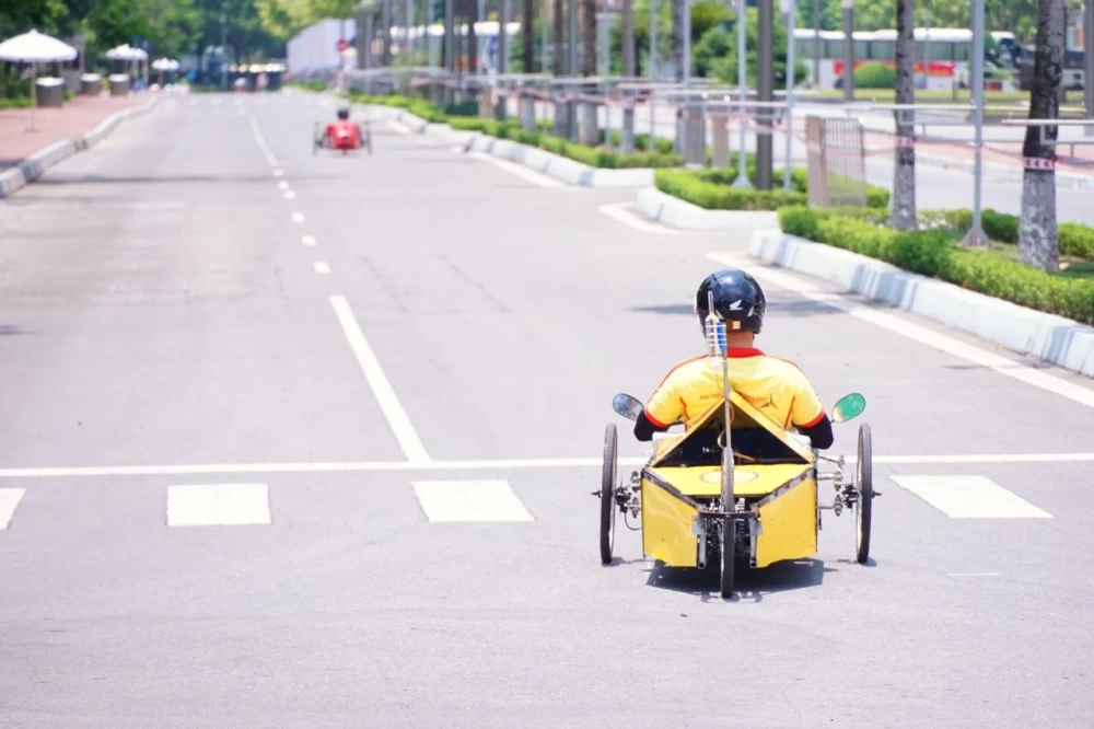 Sinh Viên Khoa Công Nghệ Ô Tô Tham Gia Cuộc Thi “Lái Xe Sinh Thái’’ Do Honda Tổ Chức - 1