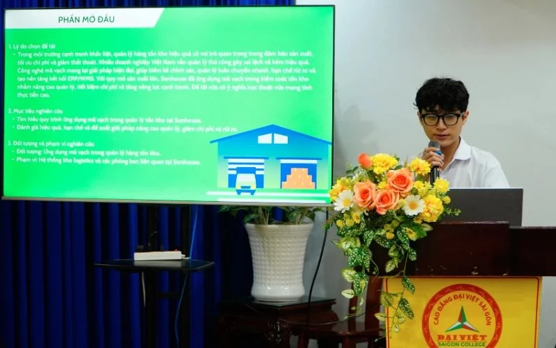 Sinh Viên Khoa Kinh Tế - Công Nghệ Chính Thức Bước Qua Cột Mốc Quan Trọng: Bảo Vệ Đồ Án Tốt Nghiệp Với Những Thành Tựu Đáng Tự Hào!