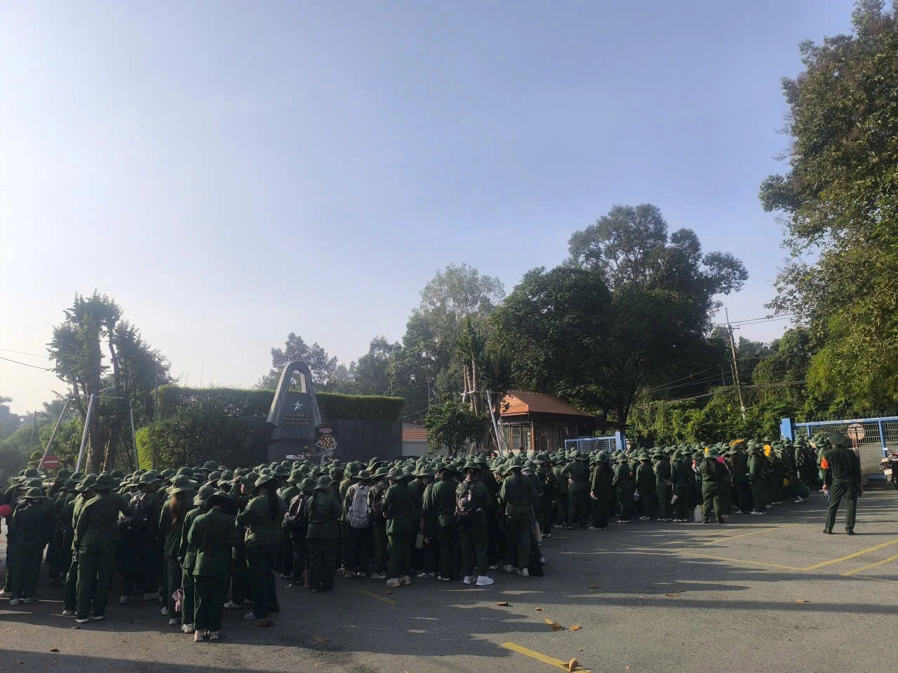 SINH VIÊN KHOA SƯ PHẠM ĐẠI VIỆT SÀI GÒN TRẢI NGHIỆM TUẦN ĐẦU NHẬP NGŨ