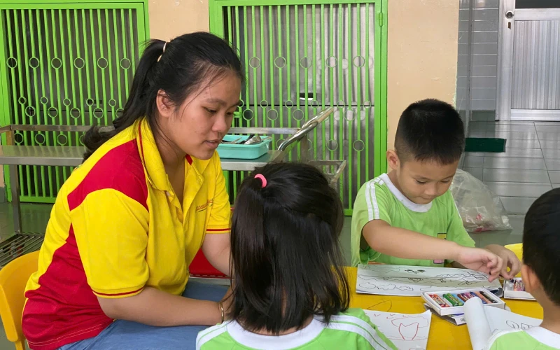 So Sánh Phương Pháp Dạy Học Montessori và Giáo Dục Truyền Thống tại Cao Đẳng Đại Việt Sài Gòn