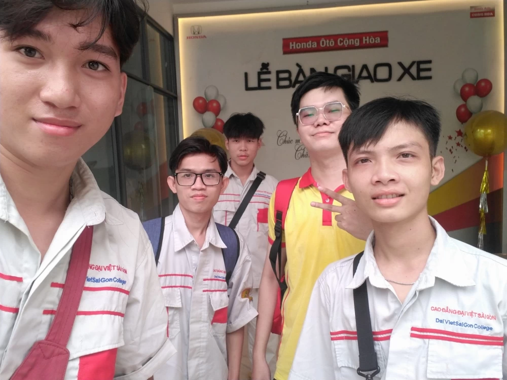 Thực Tập Công Nghệ Ô Tô Làm Những Gì?