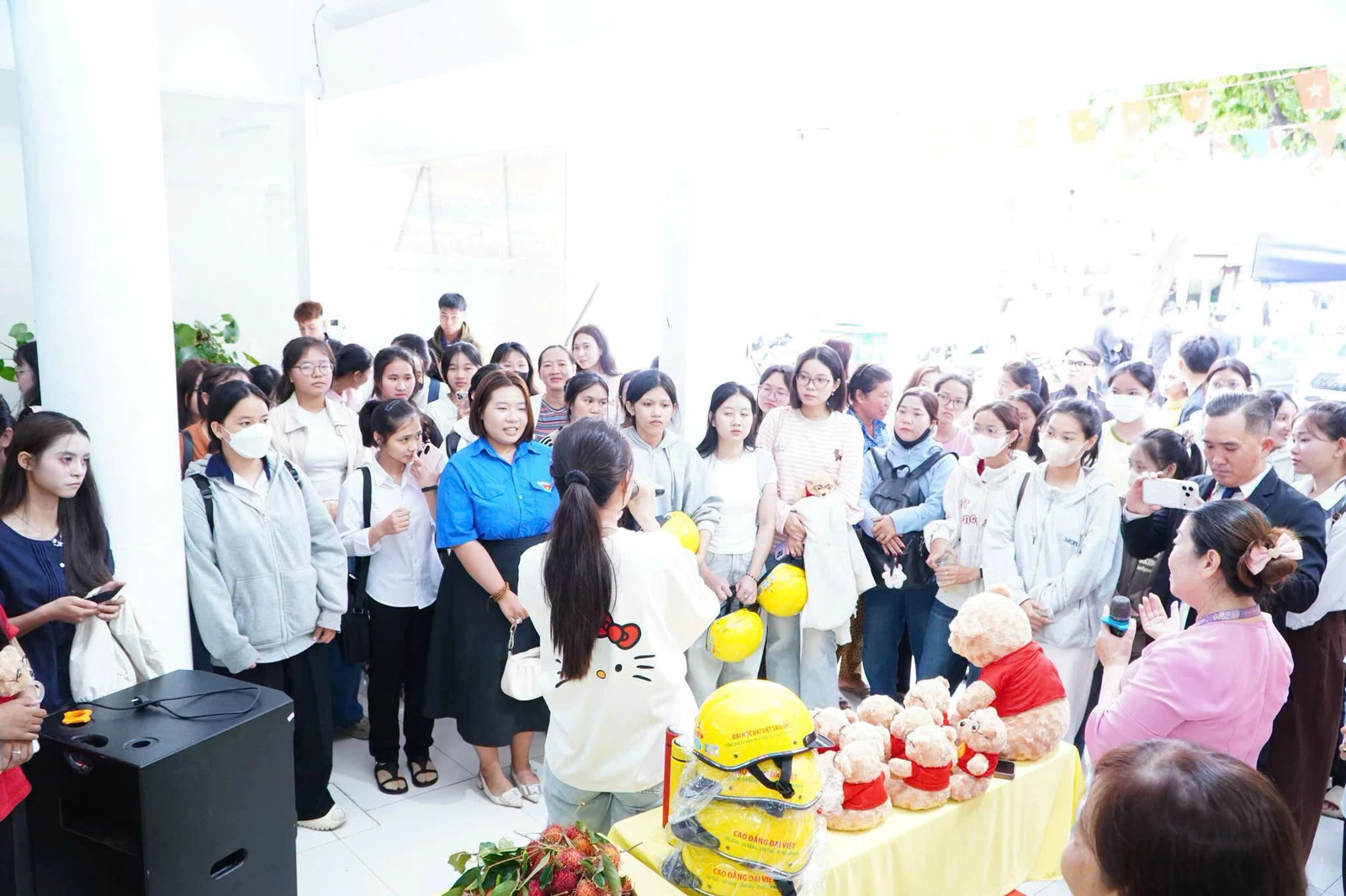 VÌ SAO SINH VIÊN CAO ĐẲNG NGHỀ NÊN HỌC NGOẠI NGỮ? HÀNH TRANG QUAN TRỌNG CHO NGHỀ NGHIỆP TƯƠNG LAI