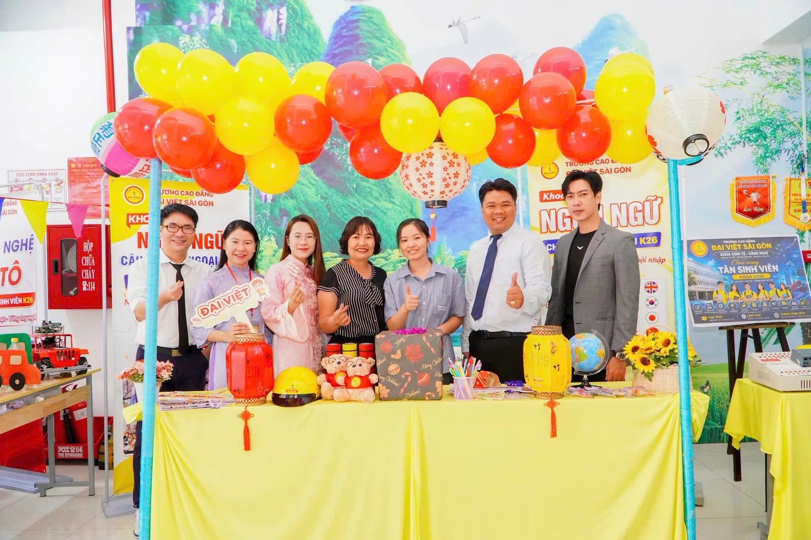 VÌ SAO SINH VIÊN CAO ĐẲNG NGHỀ NÊN HỌC NGOẠI NGỮ? HÀNH TRANG QUAN TRỌNG CHO NGHỀ NGHIỆP TƯƠNG LAI