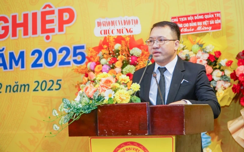 Hình Ảnh Tốt Nghiệp ngày 27/12/2025 Dinh Độc Lập