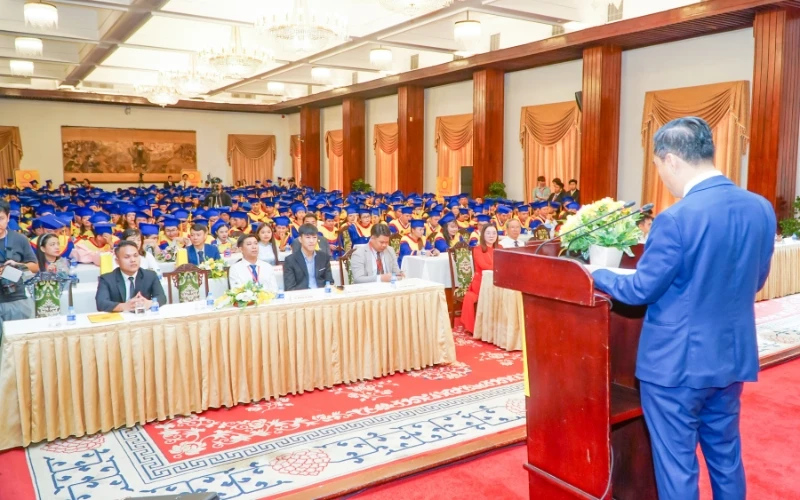 Hình Ảnh Tốt Nghiệp ngày 27/12/2025 Dinh Độc Lập