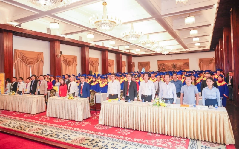 Hình Ảnh Tốt Nghiệp ngày 27/12/2025 Dinh Độc Lập