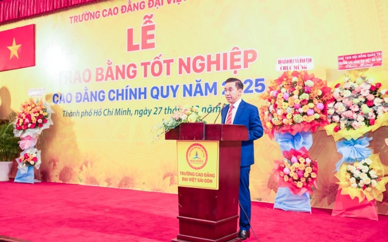 Hình Ảnh Tốt Nghiệp ngày 27/12/2025 Dinh Độc Lập