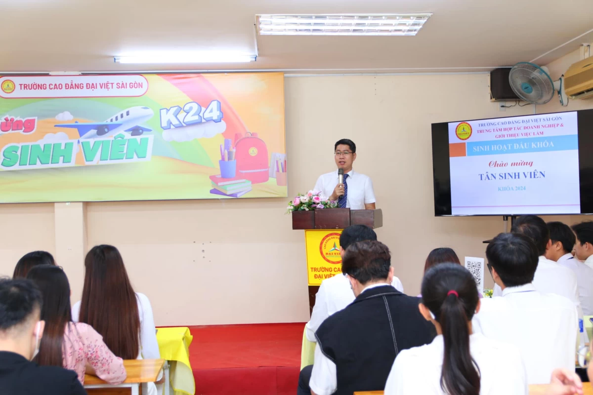 Hơn 100 Sinh Viên Nhập Học Đợt 1 | Trường Cao Đẳng Đại Việt Sài Gòn