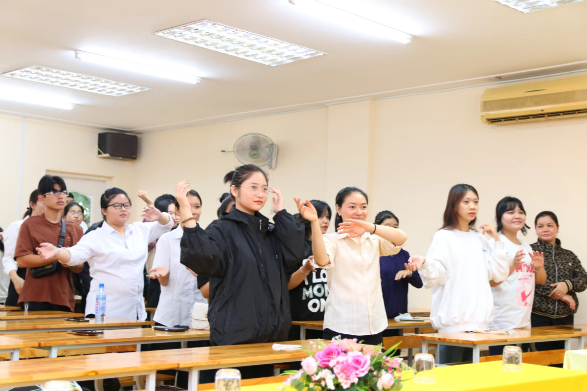 NHIỀU THÔNG ĐIỆP Ý NGHĨA TRONG LẦN CHÀO ĐÓN TÂN SINH VIÊN ĐỢT 2 | Trường Cao Đẳng Đại Việt Sài Gòn