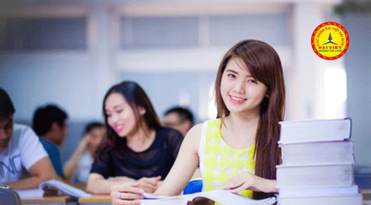 Sinh Viên Phần Lớn Thời Gian Để Làm Thêm Kiếm Tiền Thay Vì Học Tập | Trường Cao Đẳng Đại Việt Sài Gòn