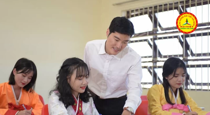 Top 9 việc làm tiếng Hàn lương cao nhất hiện nay | Trường Cao Đẳng Đại Việt Sài Gòn