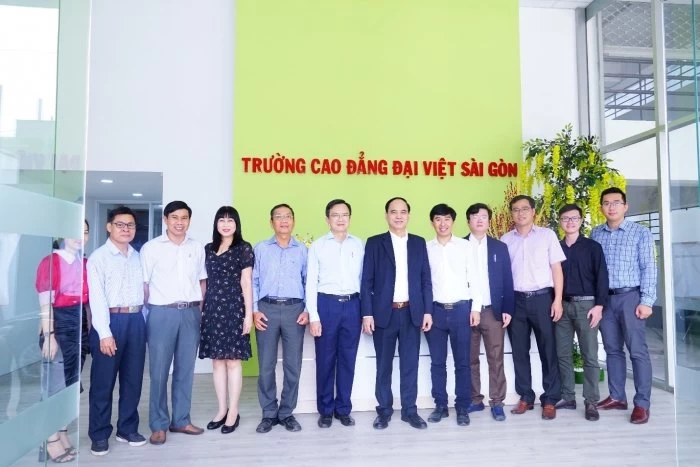 Cục trưởng Cục Khoa học công nghệ và Đào tạo, Bộ Y tế làm việc với Trường Cao đẳng Đại Việt Sài Gòn
