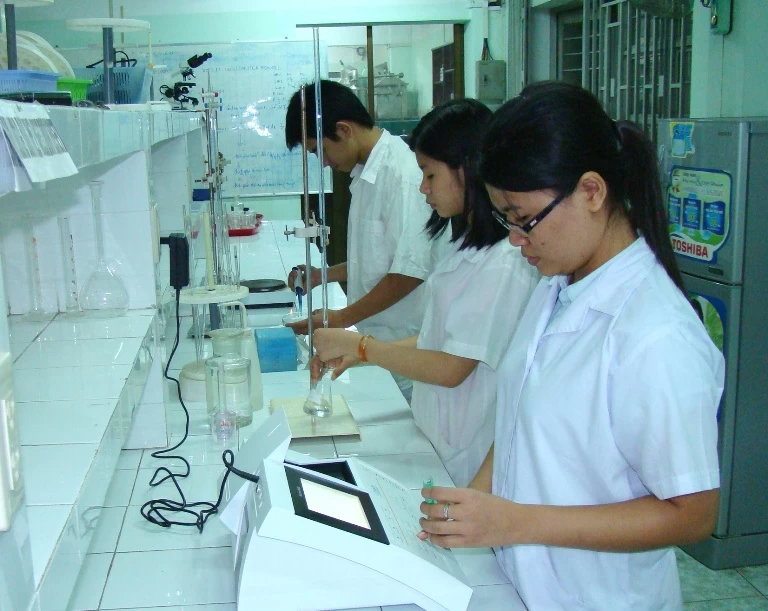 Cao đẳng Đại Việt Sài Gòn chia sẻ Ngành kỹ thuật xét nghiệm y học là gì?